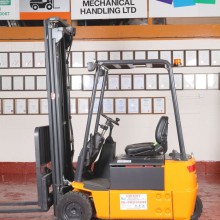 Linde E 15 1.5 tonne refurbished electric forklift 4