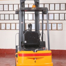 Linde E 15 1.5 tonne refurbished electric forklift 3