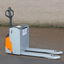 Still EGU 20 Powered Pallet Truck 3